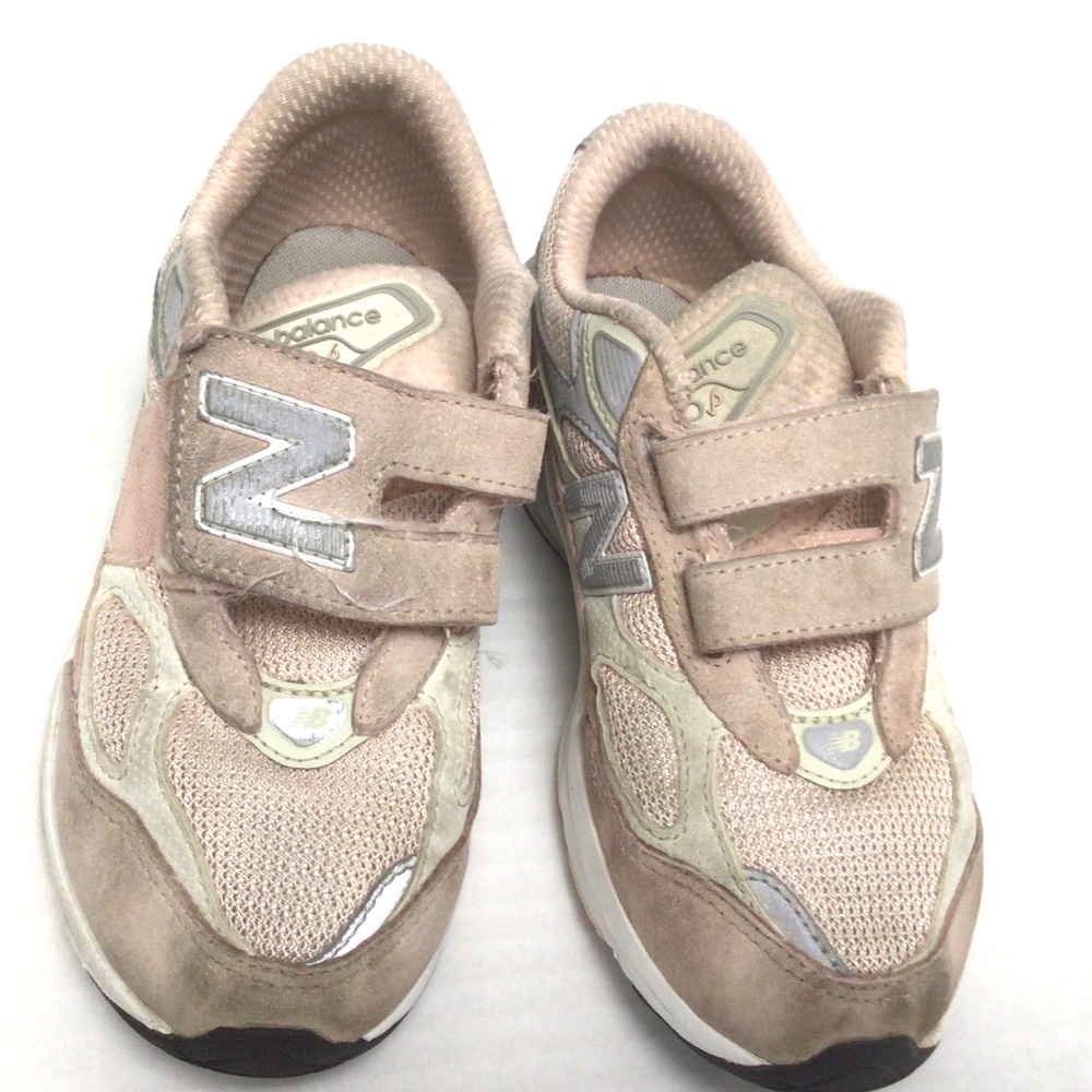 New Balance Sneakers $10 or BEST OFFER - Picture 2 of 7